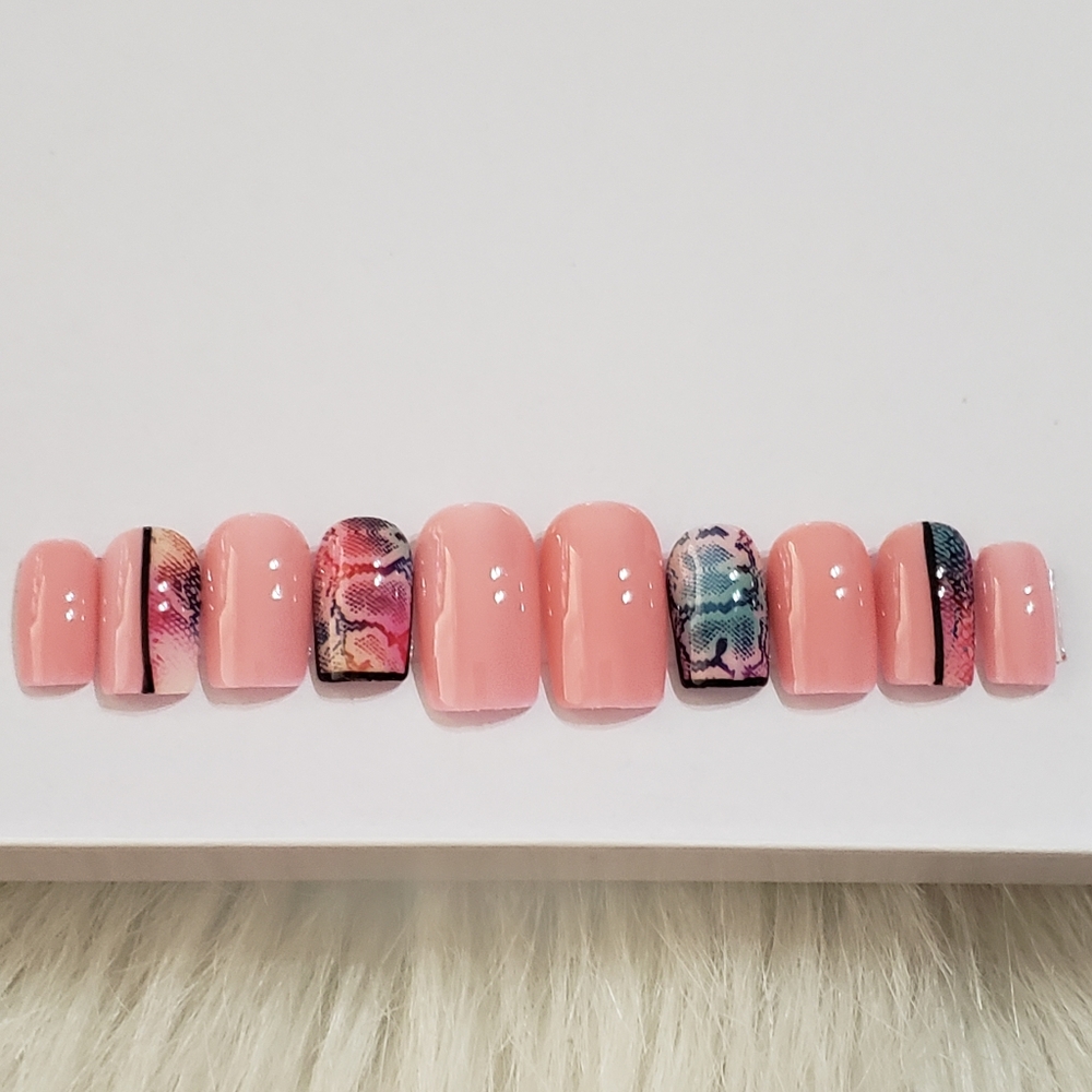Press on nails